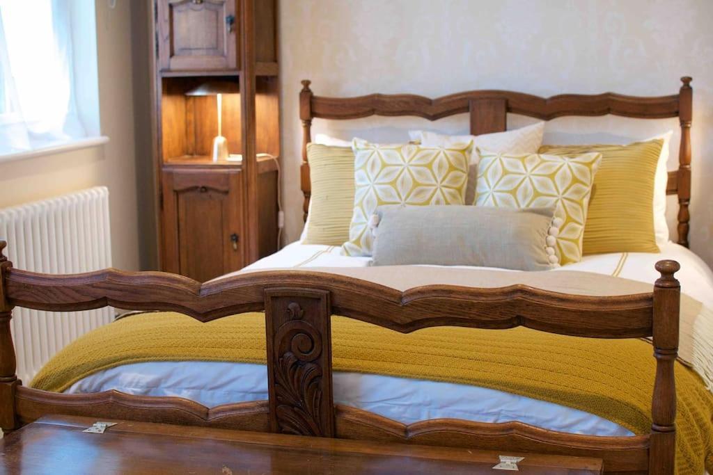 Canal View 2 Bedrooms End Of Terrace Чичестър Екстериор снимка