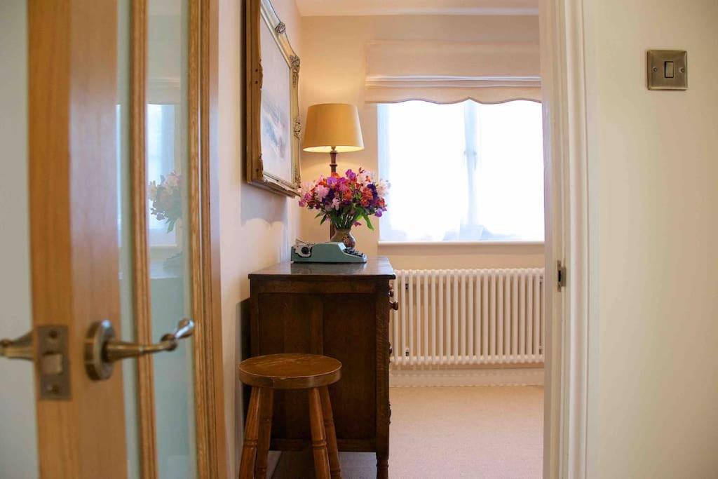 Canal View 2 Bedrooms End Of Terrace Чичестър Екстериор снимка