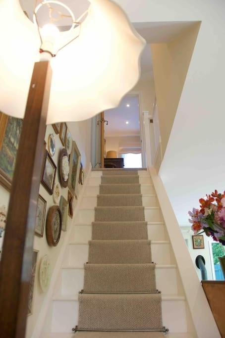 Canal View 2 Bedrooms End Of Terrace Чичестър Екстериор снимка
