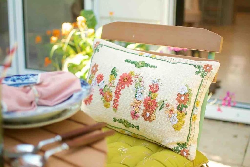 Canal View 2 Bedrooms End Of Terrace Чичестър Екстериор снимка