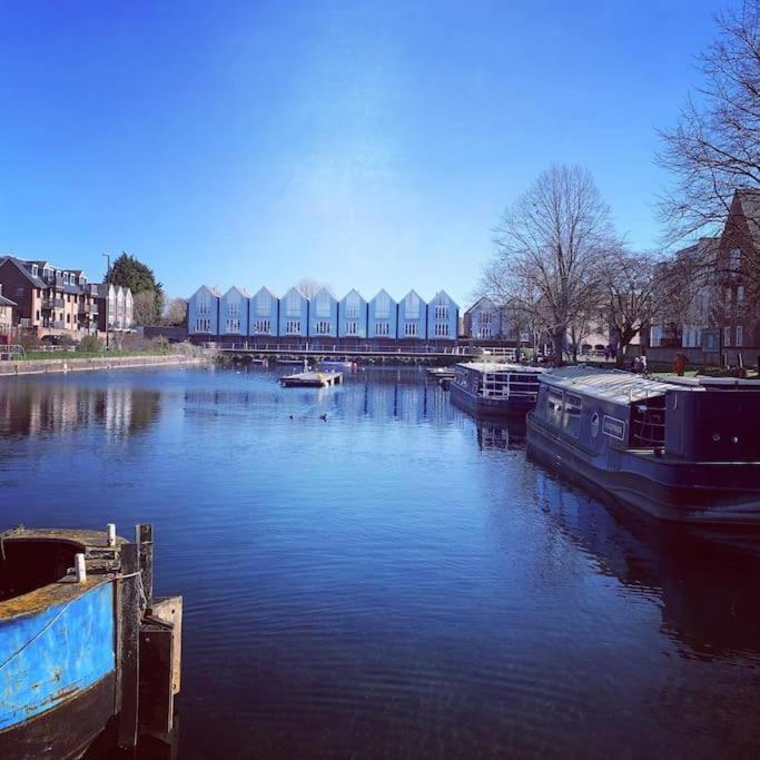 Canal View 2 Bedrooms End Of Terrace Чичестър Екстериор снимка