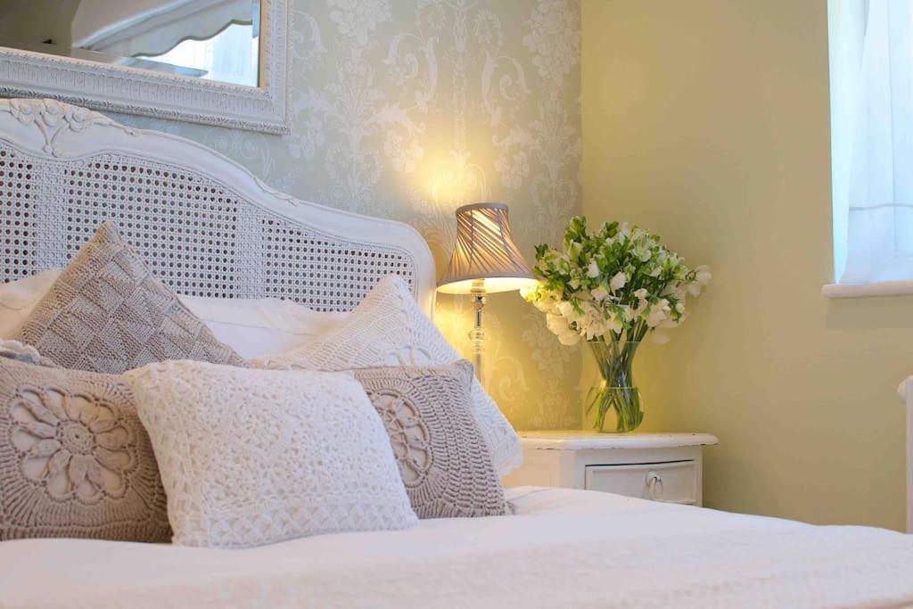 Canal View 2 Bedrooms End Of Terrace Чичестър Екстериор снимка